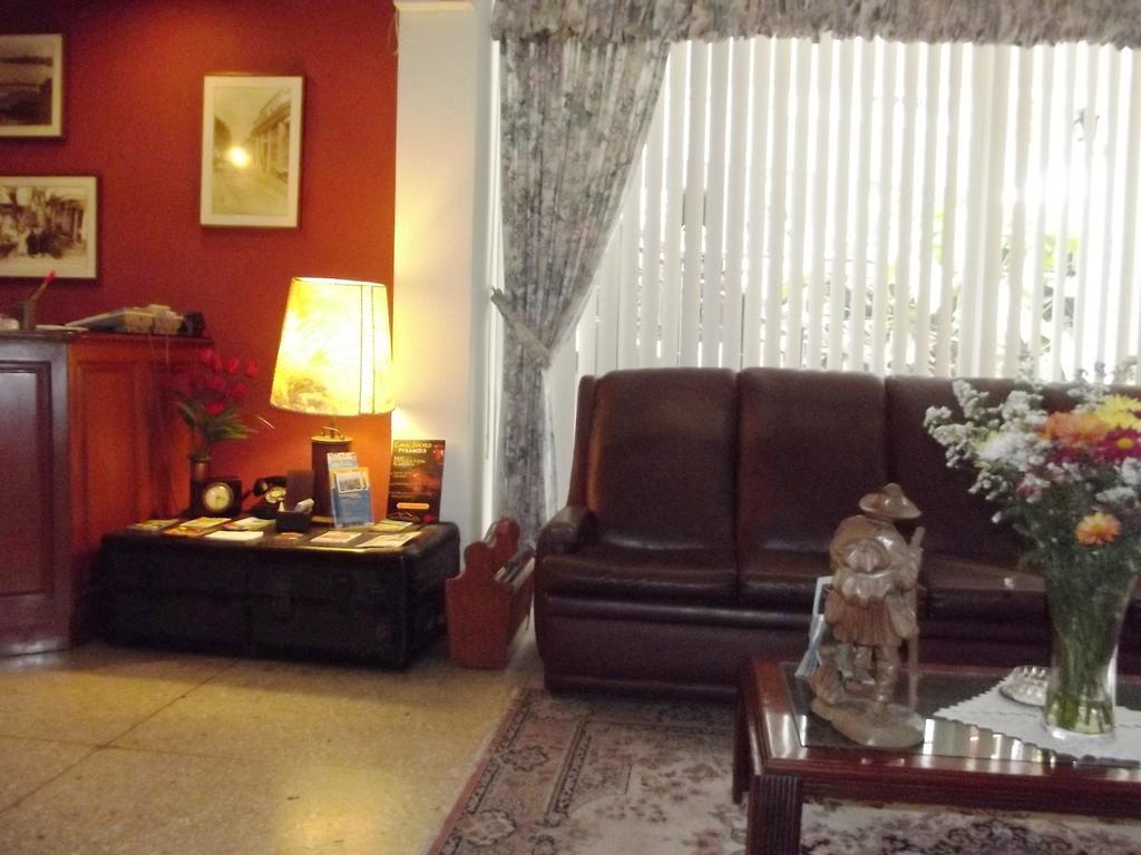 Hostal Gemina Lima Buitenkant foto