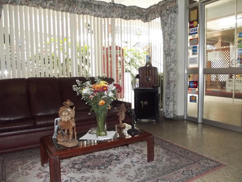 Hostal Gemina Lima Buitenkant foto